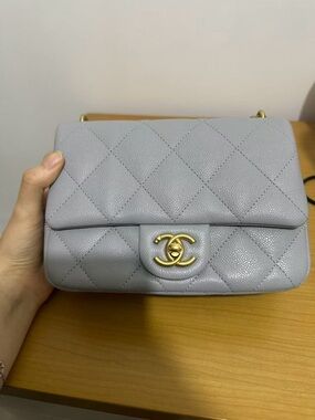 CHANEL Quilted Caviar Leather Shoulder Bag in Light Gray with Gold Hardware